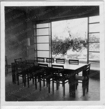 Veduta della sala da pranzo, positivo, bianco e nero, mm 60x60. 