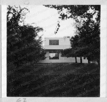 Veduta del prospetto sud, positivo, bianco e nero, mm 60x60. Fotografia in album.