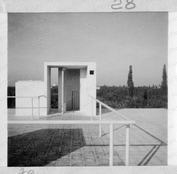 Veduta sud del terrazzo, positivo, bianco e nero, mm 60x60. Fotografia in album.