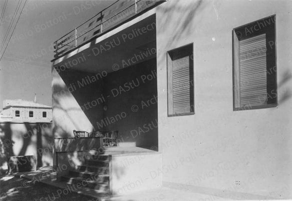 Veduta del giardino interno. Positivo, bianco e nero, 116x165 mm, album giallo n.1, pag.37.