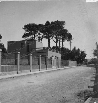 Veduta del giardino interno. Positivo, bianco e nero, 156x114 mm, album giallo n.1, pag.40.