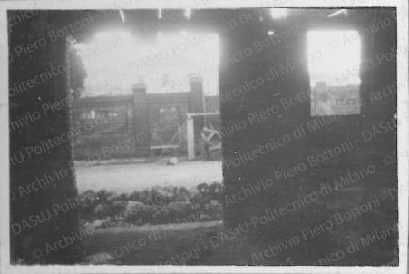 Positivo, bn, mm 45x66. Album nero n.12.