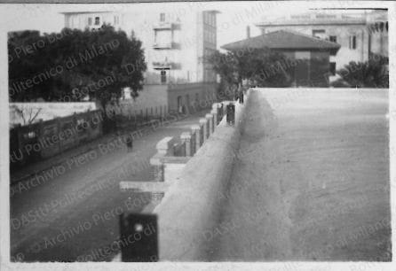 Positivo, bn, mm 45x66. Album nero n.12.