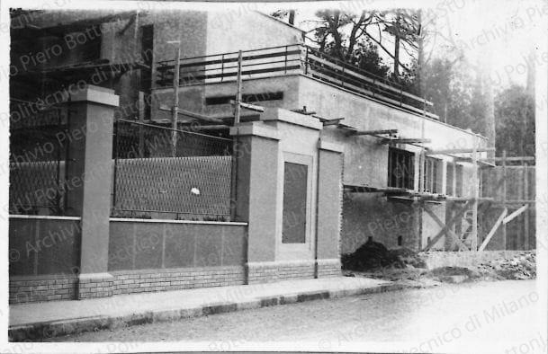 Positivo, bn, mm 45x66. Album nero n.12.