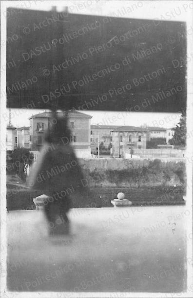 Positivo, bn, mm 45x66. Album nero n.12.