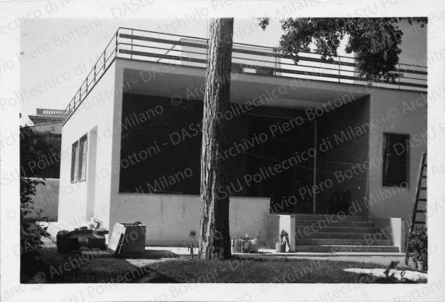 Positivo, bn, mm 66x43. Album nero n.12.