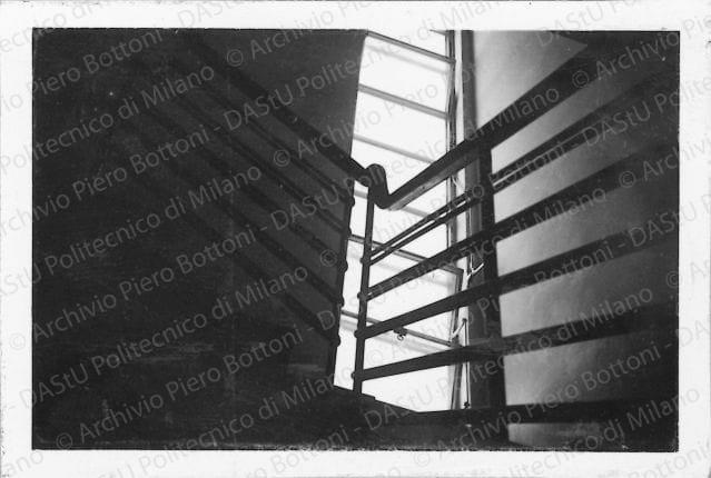 Positivo, bn, mm 90x63. Album nero n.12.