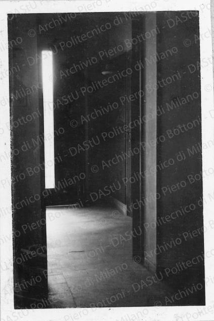 Positivo, bn, mm 90x63. Album nero n.12.
