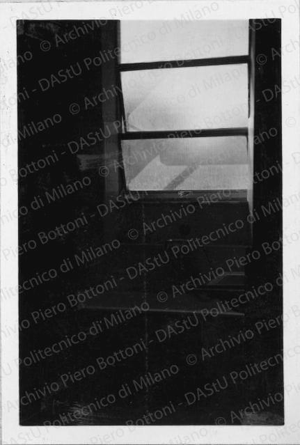 Positivo, bn, mm 90x63. Album nero n.12.