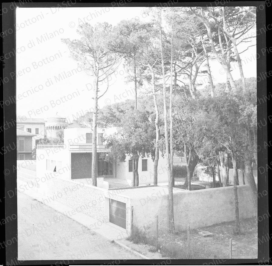 Negativo, bianco e nero, mm 56x59.
