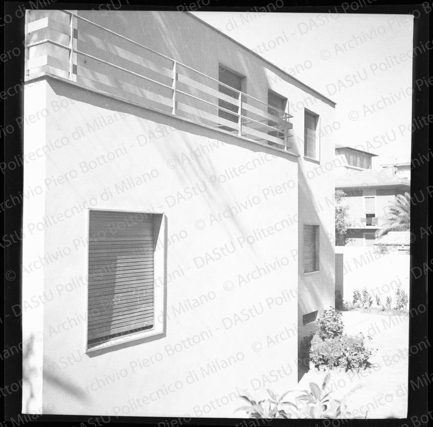 Negativo, bianco e nero, mm 56x59.