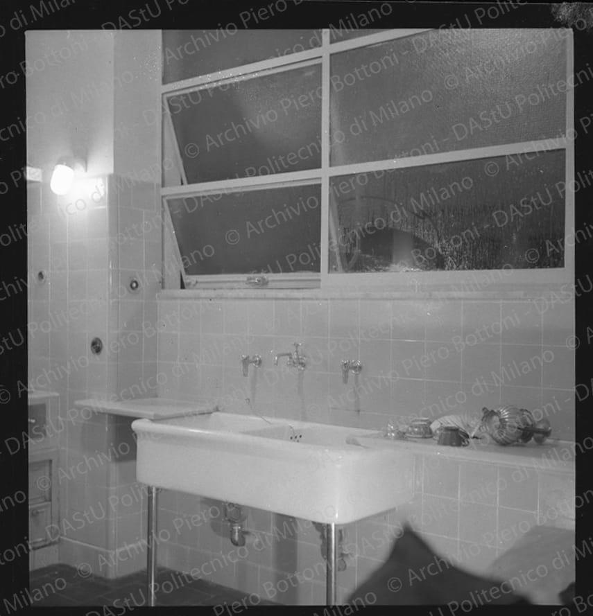 Negativo, bianco e nero, mm 56x59.