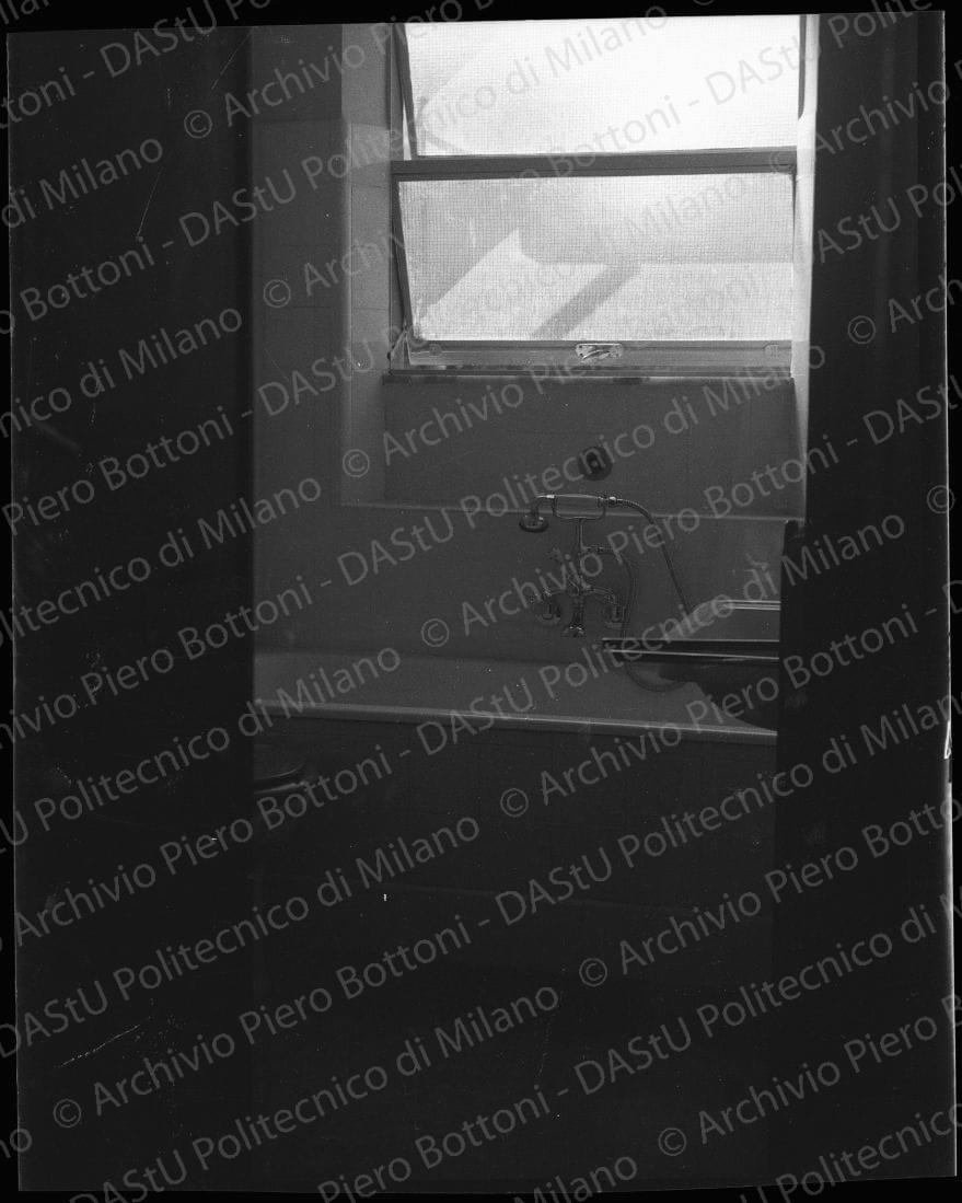 Negativo, bianco e nero, mm 59x88.