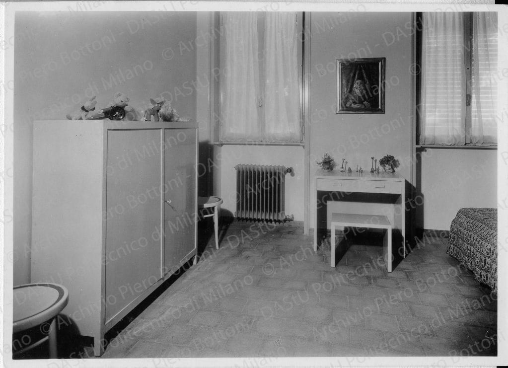 Veduta della camera da letto, positivo, bianco e nero, mm 124x172. 