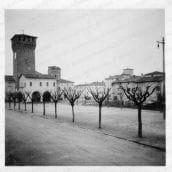 Veduta sud-ovest della piazza, positivo, bianco e nero, mm 60x62. 