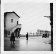Veduta nord-ovest della piazza, positivo, bianco e nero, mm 60x62. 
