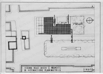 Riproduzione "Schema degli accessi e proposte di sistemazione planimetrica 1:200" soluzione A, positivo, bianco e nero, mm 85x121. 