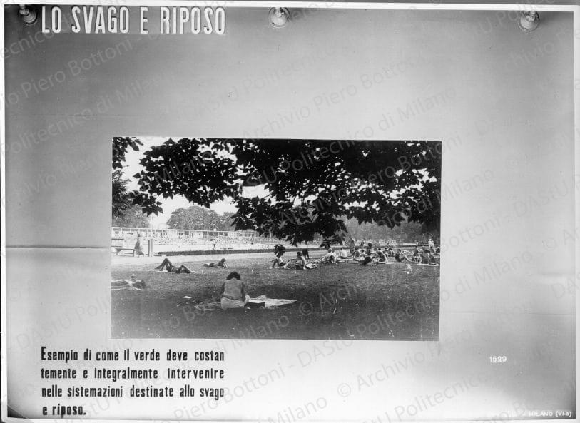 Riproduzione del pannello "Esempio di come il verde deve costantemente e integralmente intervenire nelle sistemazioni destinate allo svago e riposo", positivo, bianco e nero, mm 161x229. Timbro ad inchiostro sul verso: "VI Triennale di Milano 1936 XIV. Servizio fotografico. A norma di legge, qualunque riproduzione della presente fotografia dovrà portare l'indicazione del nostro nome. Stab. Fot. Crimella - Milano".