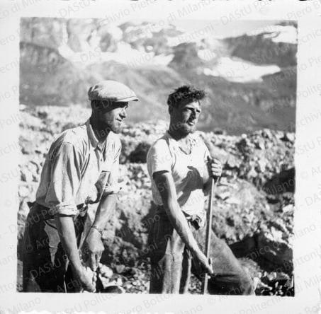 Uomini al lavoro, positivo, bianco e nero, mm 64x67. 
