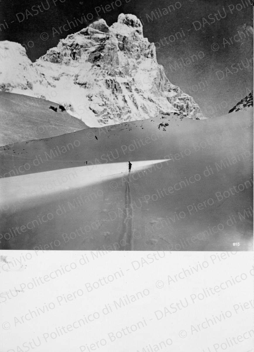 Paesaggio montano, positivo, bianco e nero, mm 229x165. 