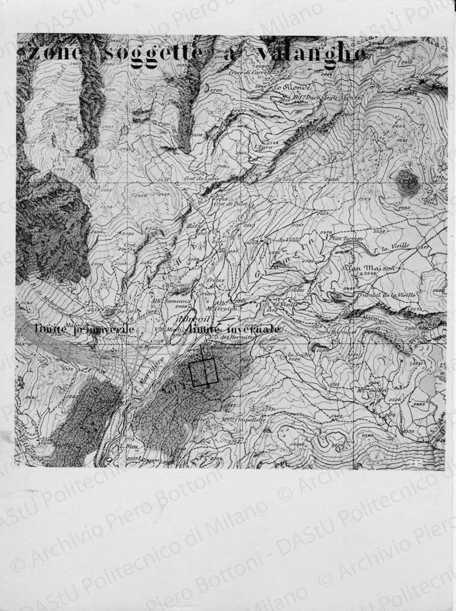 Riproduzione di tavola di analisi di Breuil: "zone soggette a valanghe", positivo, bianco e nero, mm 235x175. 