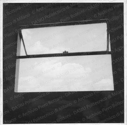 Positivo, bn, mm 124x125. Album nero n.14.
