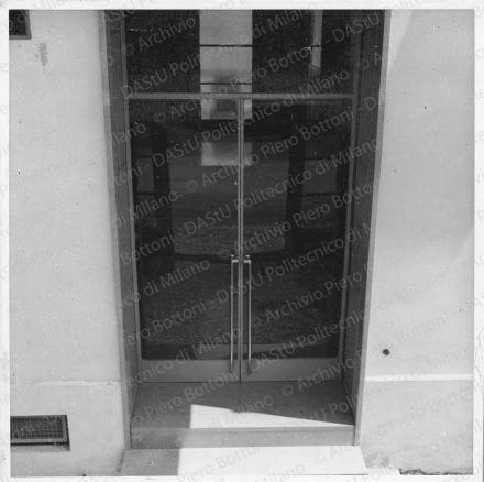 Positivo, bn, mm 124x125. Album nero n.14.