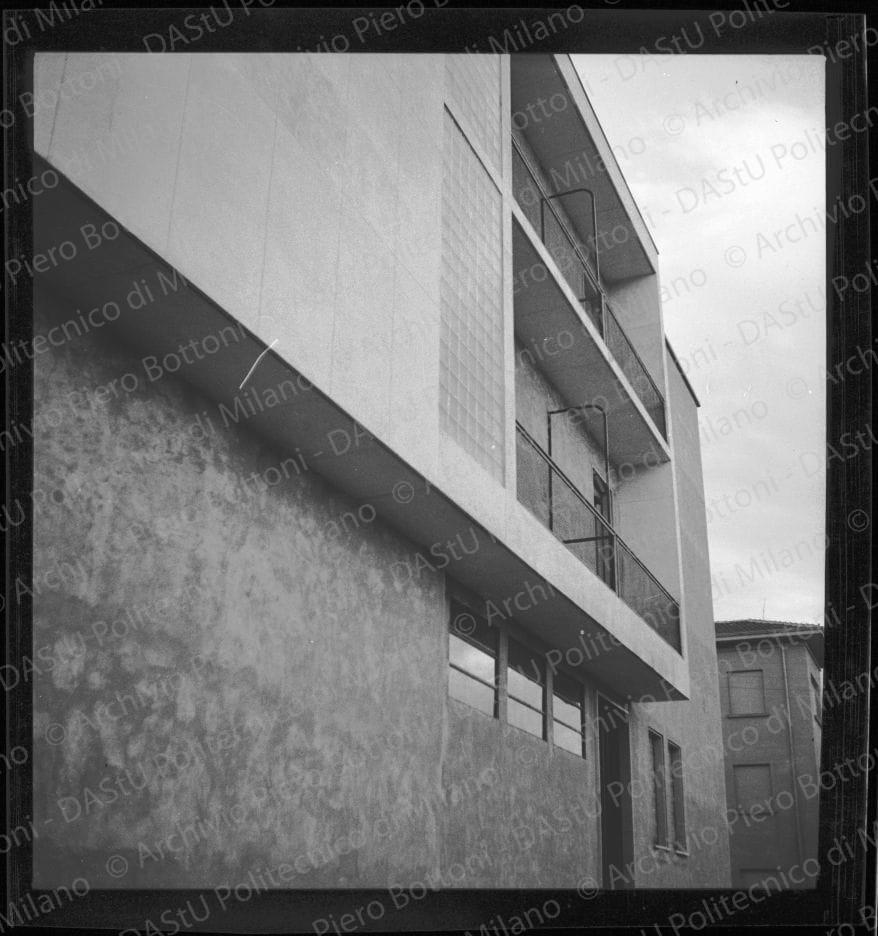 Negativo, bianco e nero, mm 56x59.