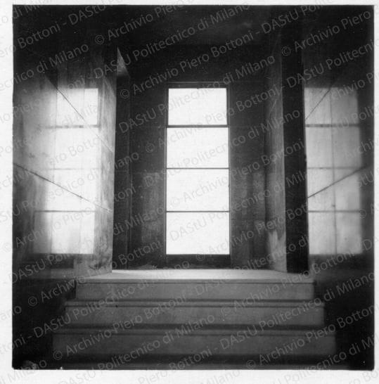 Idem, in formato differente, positivo, bianco e nero, mm 60x59. 