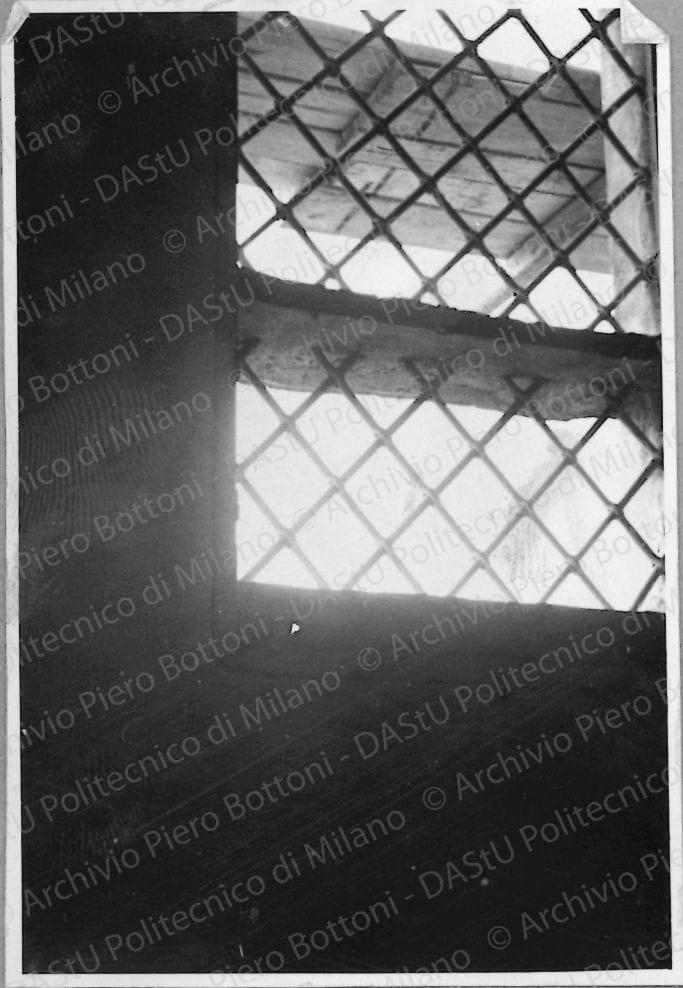 Positivo, bn, mm 84x58. Album nero n.14.