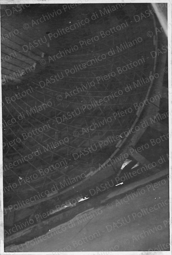 Positivo, bn, mm 84x57. Album nero n.14.