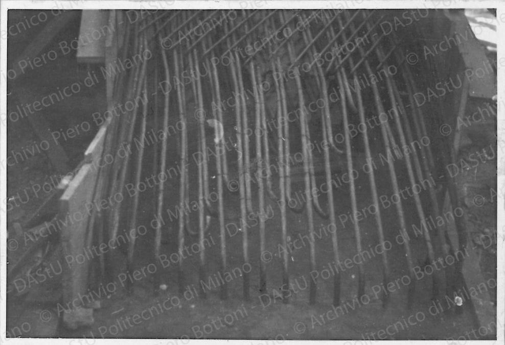 Positivo, bn, mm 57x84. Album nero n.14.