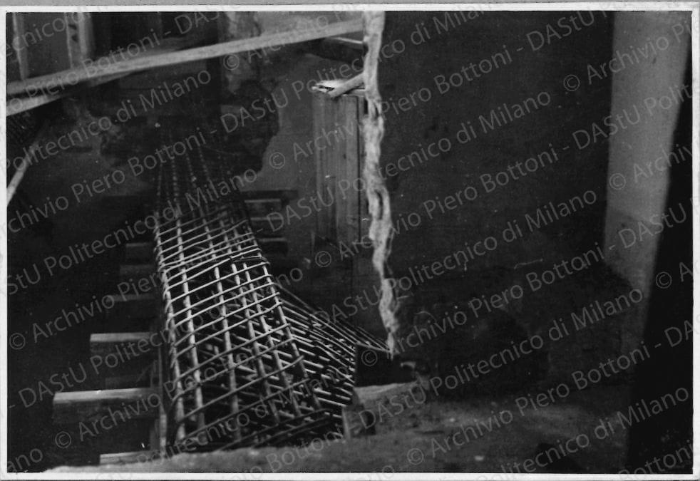 Positivo, bn, mm 57x84. Album nero n.14.