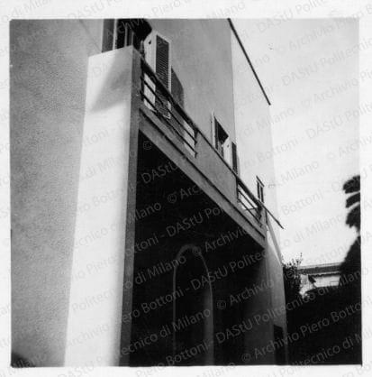Particolare balcone prospetto est, positivo, bianco e nero, mm 61x61. 