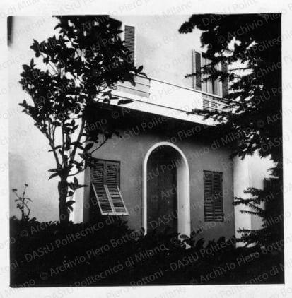 Particolare balcone prospetto est, positivo, bianco e nero, mm 61x61. 