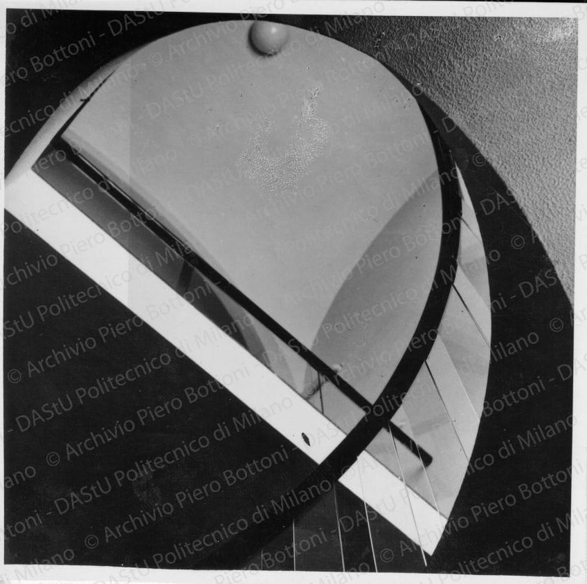 Particolare della scala, positivo, bianco e nero, mm 120x122. 