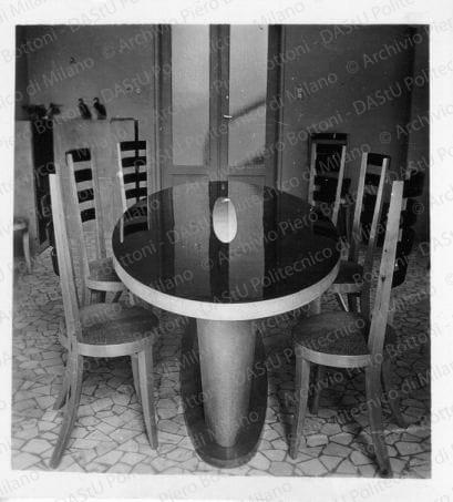 Particolare del tavolo, sala pranzo, positivo, bianco e nero, mm 65x60. 