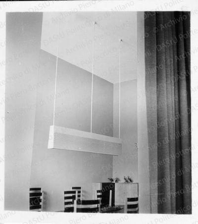 Particolare lampadario, sala da pranzo, positivo, bianco e nero, mm 65x60. 
