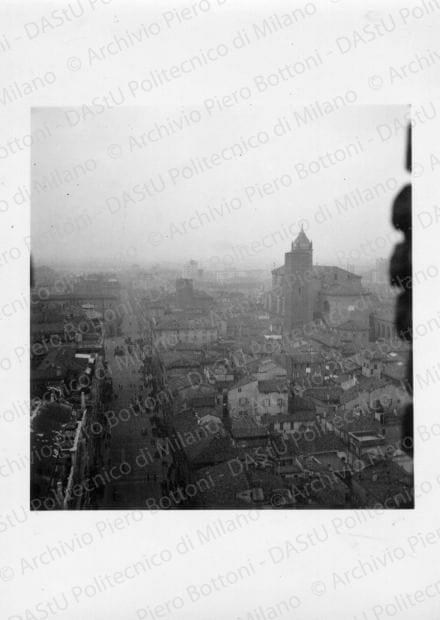 Vista area della città, positivo, bianco e nero, mm 8,9x6,5.