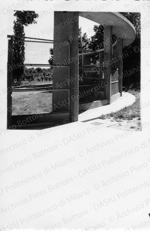 Idem, in formato differente, positivo, bianco e nero, mm 95x65.