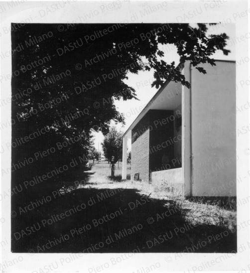 Particolare del prospetto lato vasche del complesso tinaio, cantina e granaio, positivo, bianco e nero, mm 65x65.