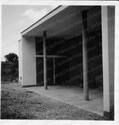 Particolare del portico del complesso tinaio, cantina e granaio, positivo, bianco e nero, mm 88x68.