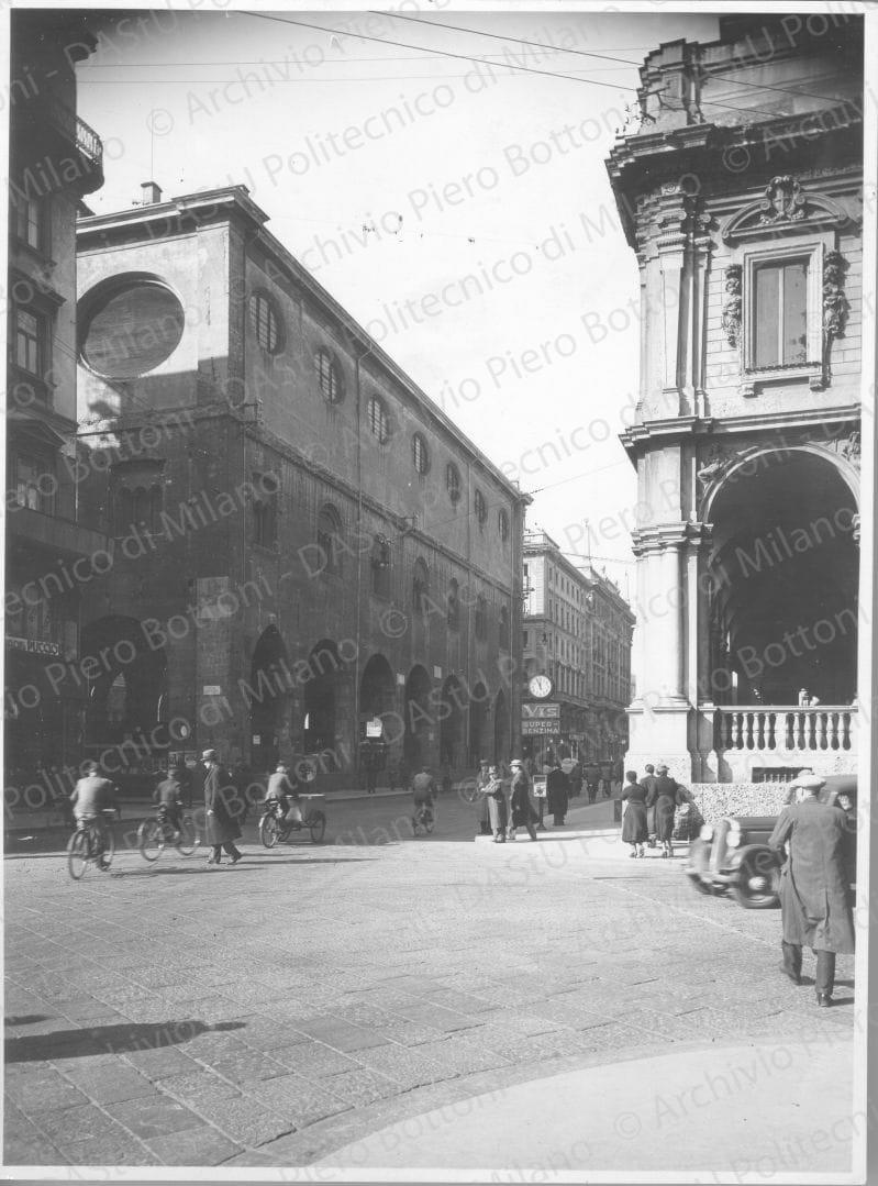 Veduta  angolo via Dante p.za Duomo, positivo, bianco e nero, mm 230x170.