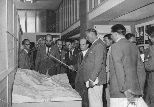 Positivo, bn, mm 120x174. Album nero n.14.