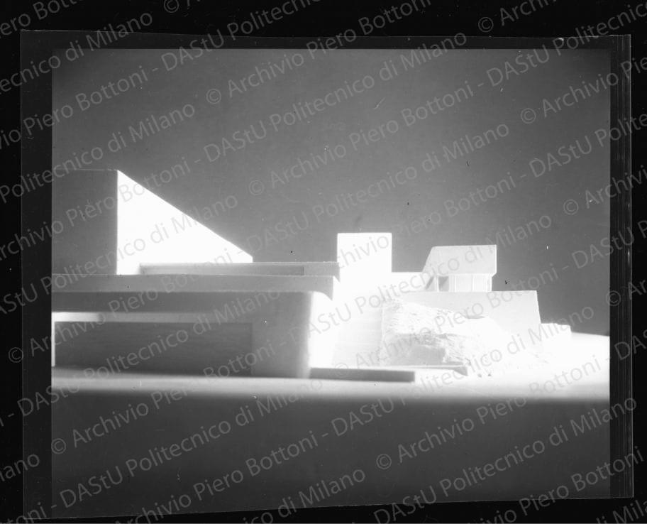 Negativo, bianco e nero, mm 54x44.