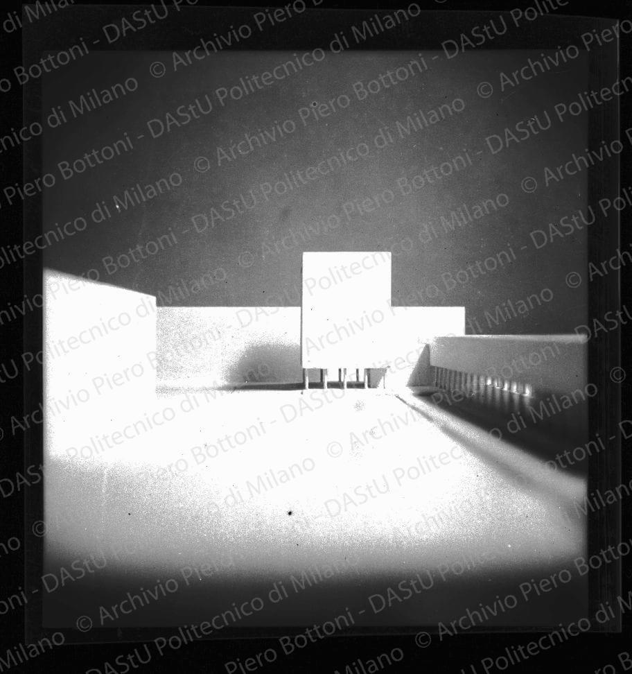 Negativo, bianco e nero, mm 56x59.